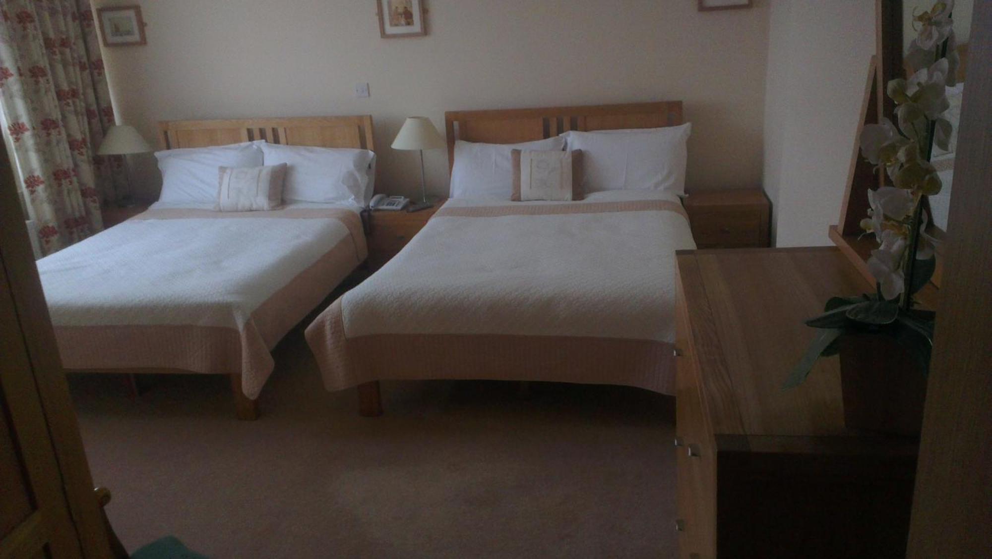 Percy French Hotel Strokestown Номер фото